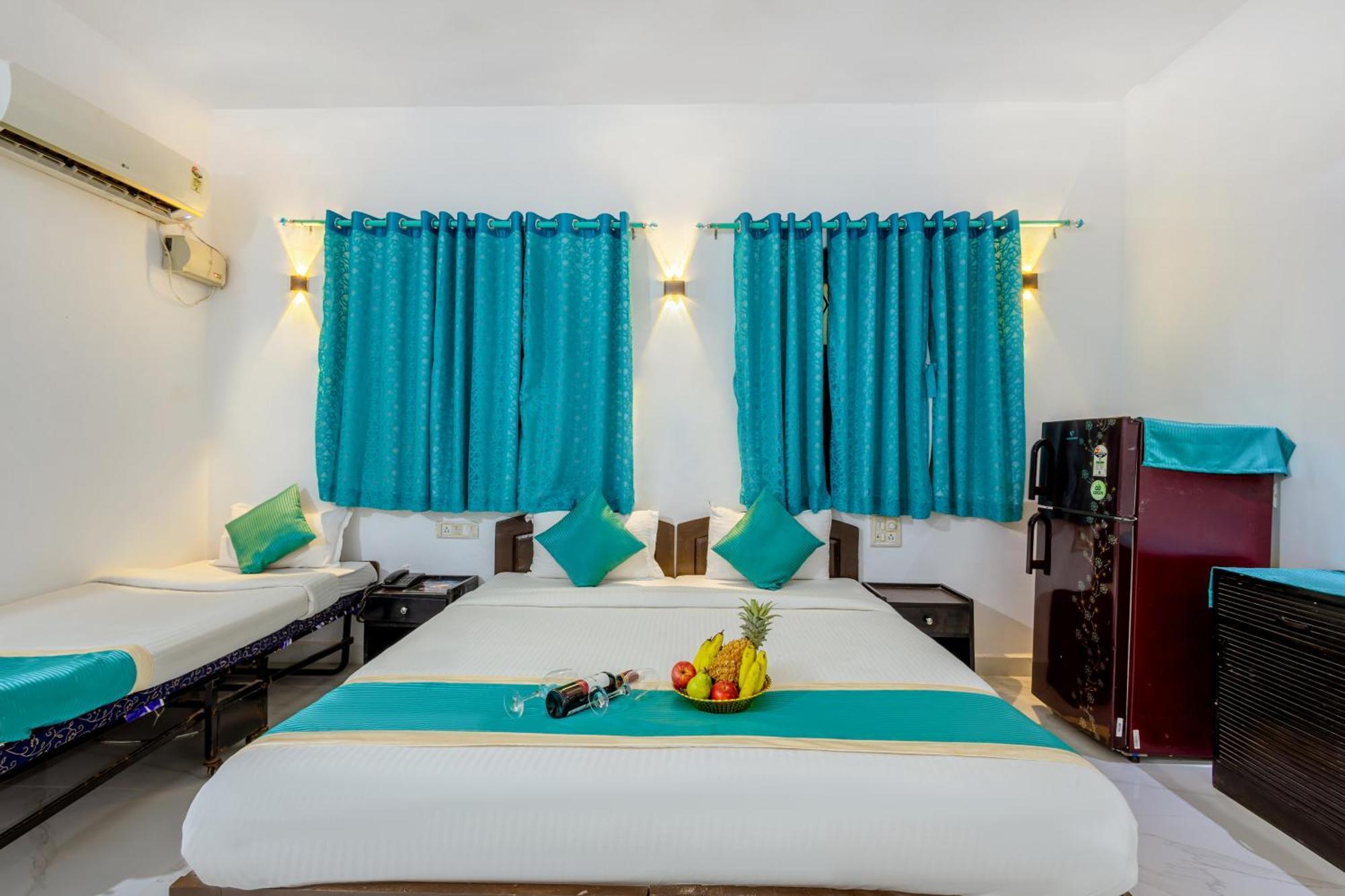 Baga Fantacia Beach Inn Calangute Room photo